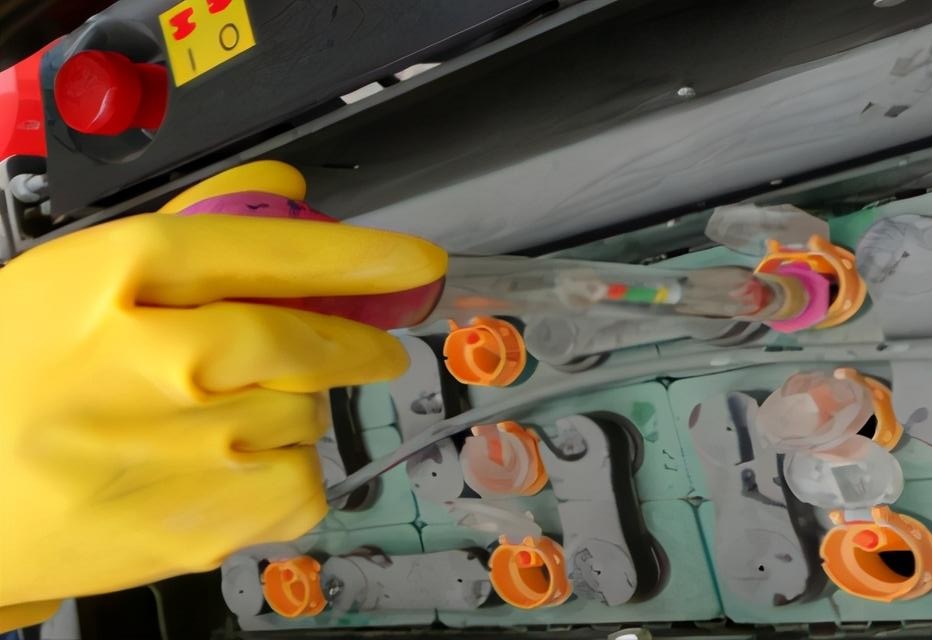 電瓶加修復液有效果嗎？如何操作？